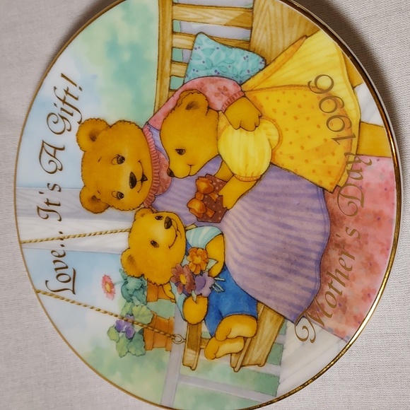 Vintage 1996 Avon Mother's Day Plate in Original Box - Picture 2 of 5